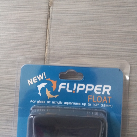 FL!PPER Flipper Cleaner Float - 2-in-1 Floating Magnetic Aquarium Glass Cleaner - Picture 3 of 6